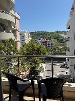 Výhled na ulici z pokoje v budově B