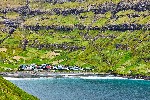 Turisty vyhledávaná vesnice Tjornuvík