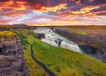 Cesta podél vodpádu Gulfoss