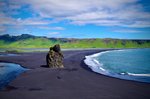 Arnardrangur - Orlí skála izolovaná dominanta pláže Reynisfjara 