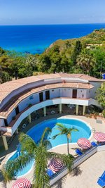 Hotel s bazénem