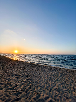 Pláž při západu slunce