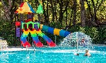 Bazén se skluzavkami