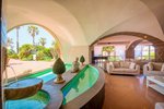 Lobby bar