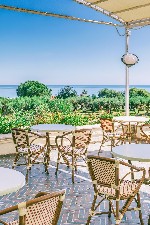 Restaurace na terase