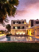 Večerní pohled na hotel