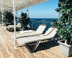 Terasa s lehátky
