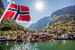 Rybářská vesnička na březích Sognefjordu
