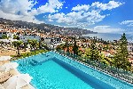 Výhled z hotelu na Funchal a oceán