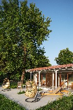 Terasa před bungalovy