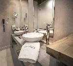 Dvoulůžkový pokoj, výhled do zahrady - koupelna