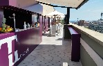 Bar na střeše hotelu