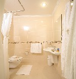 Dvoulůžkový pokoj výhled zahrada, koupelna