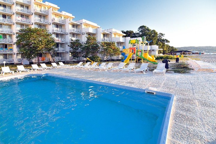 Bazén hotelů Mura a Slavuna