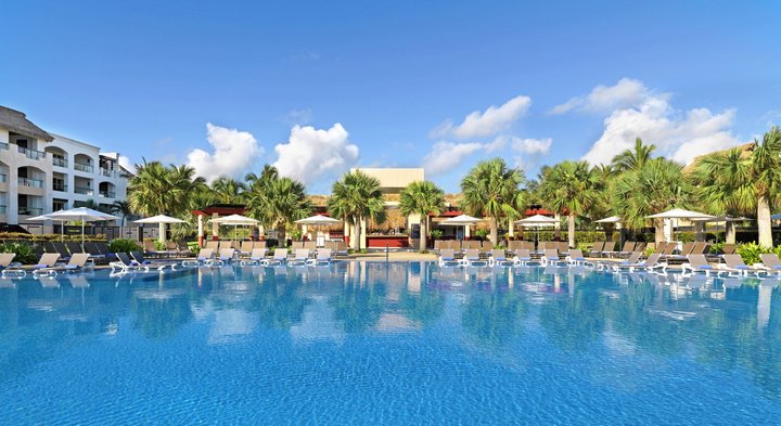 Hotel s bazénem