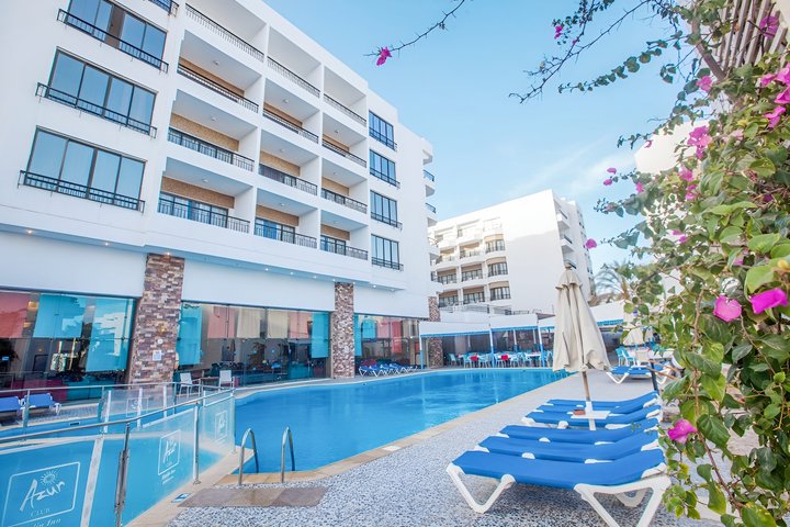 Hotel s bazénem