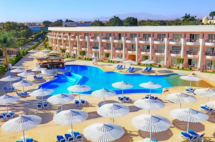 Hotel s bazénem