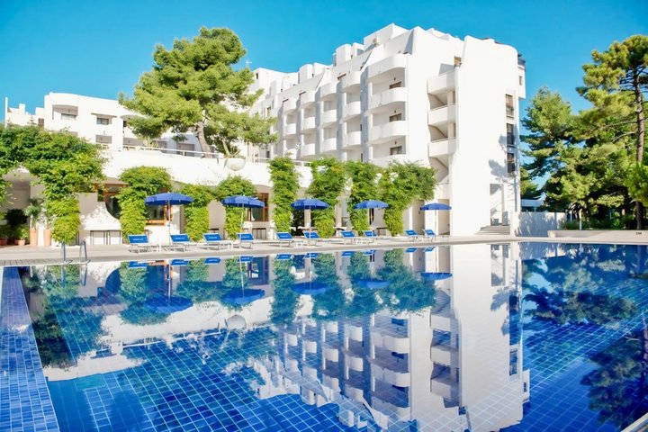 Hotel s bazénem