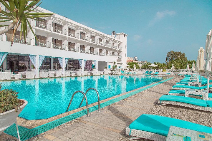Hotel s bazénem 