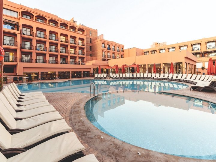 Hotel s bazénem