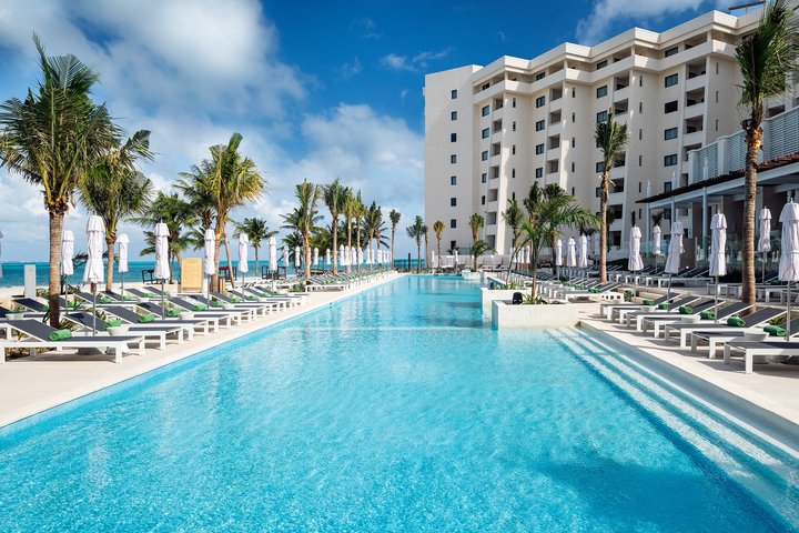 Hotel s bazénem