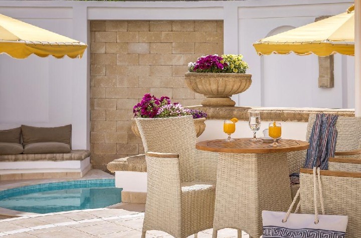 Canvas by Mitsis Petit Palais – fotka 5