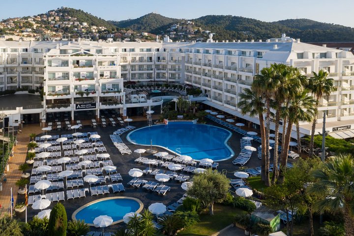 Hotel s bazénem