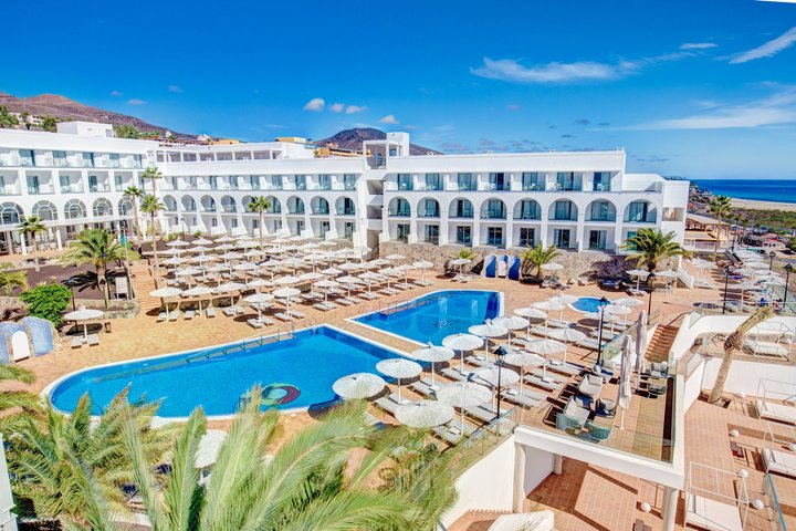Hotel s bazénem