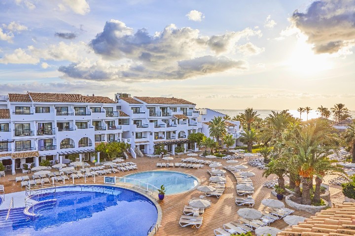 Pohled na areál hotelu