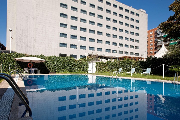 Hotel s bazénem