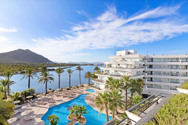 Hotel s bazénem