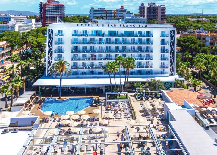 Hotel s bazénem