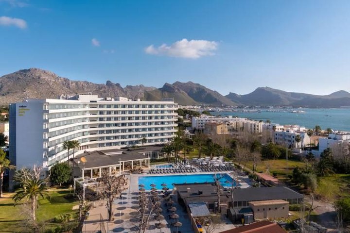 Hotel s bazénem