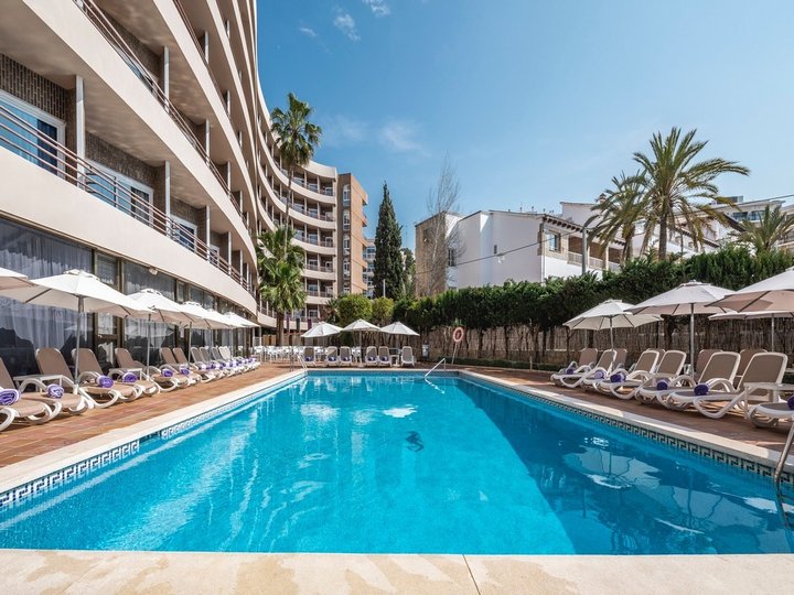 Hotel s bazénem