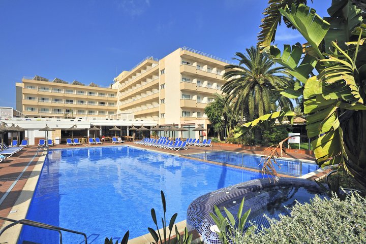 Hotel s bazénem