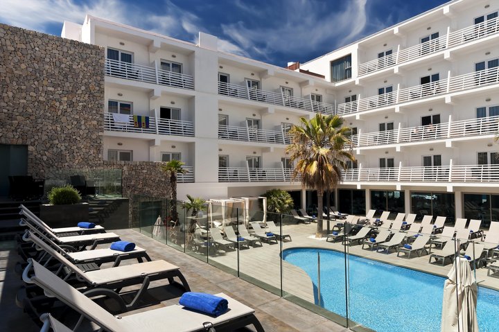 Hotel s bazénem