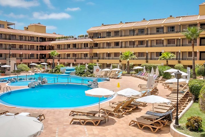 Hotel s bazénem