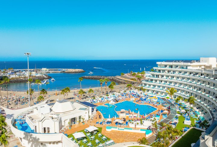 Hotel s bazénem