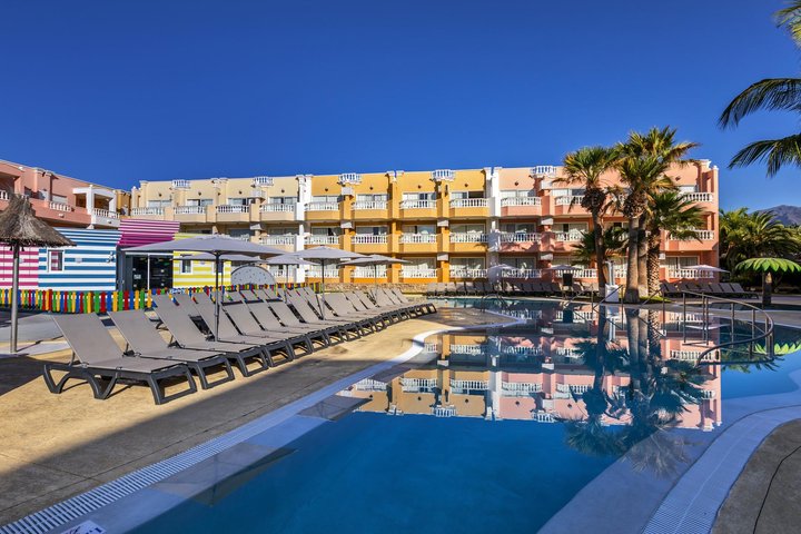 Hotel s bazénem