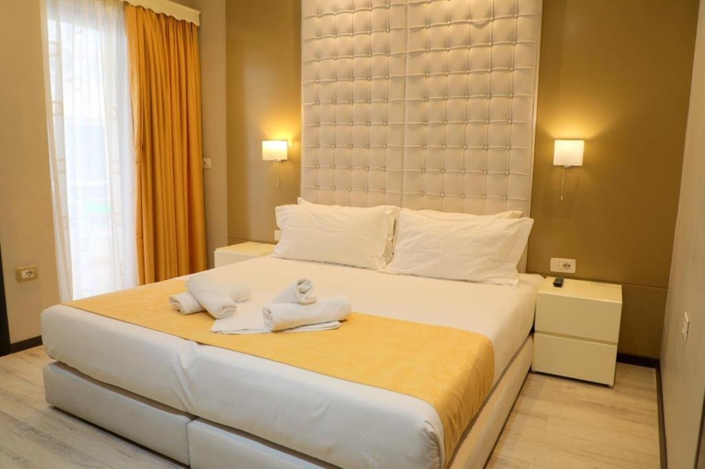 Hotel Strora