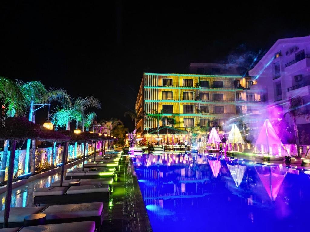 Regina Palm Resort