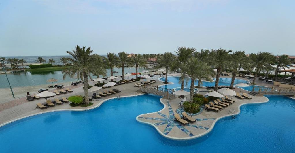 Al Bander Resort Hotel si Formula 1 Grand Prix Ticket