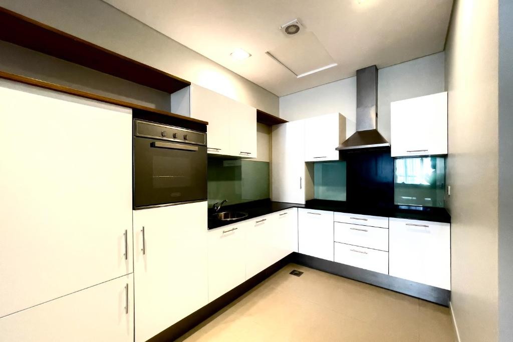 Dragon Hotel & Resort, Amwaj Island