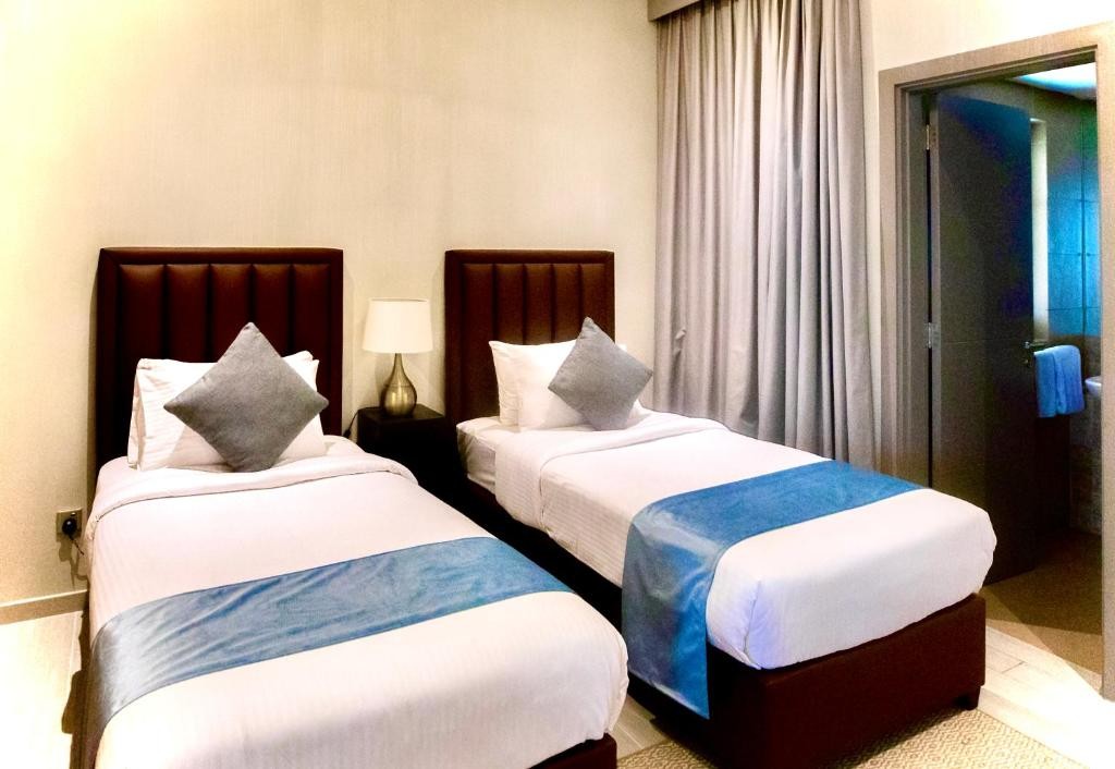 Dragon Hotel & Resort, Amwaj Island