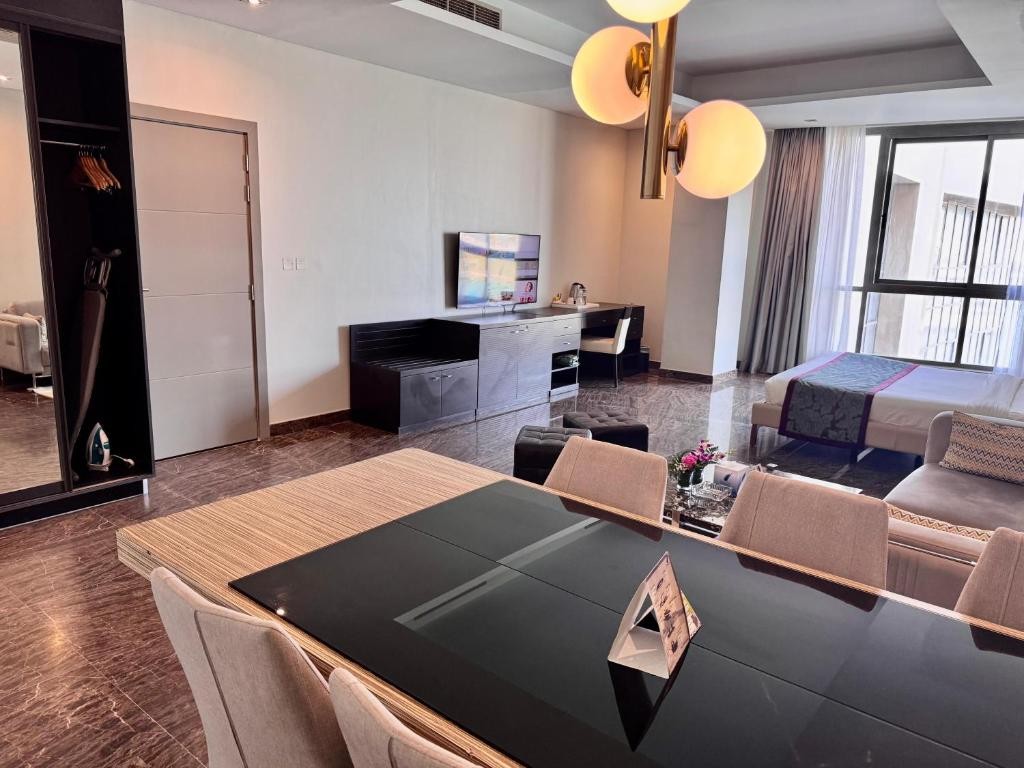 Dragon Hotel & Resort, Amwaj Island