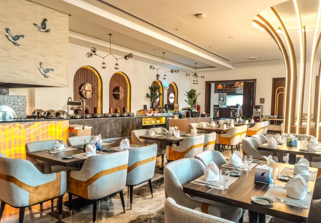 Dragon Hotel & Resort, Amwaj Island