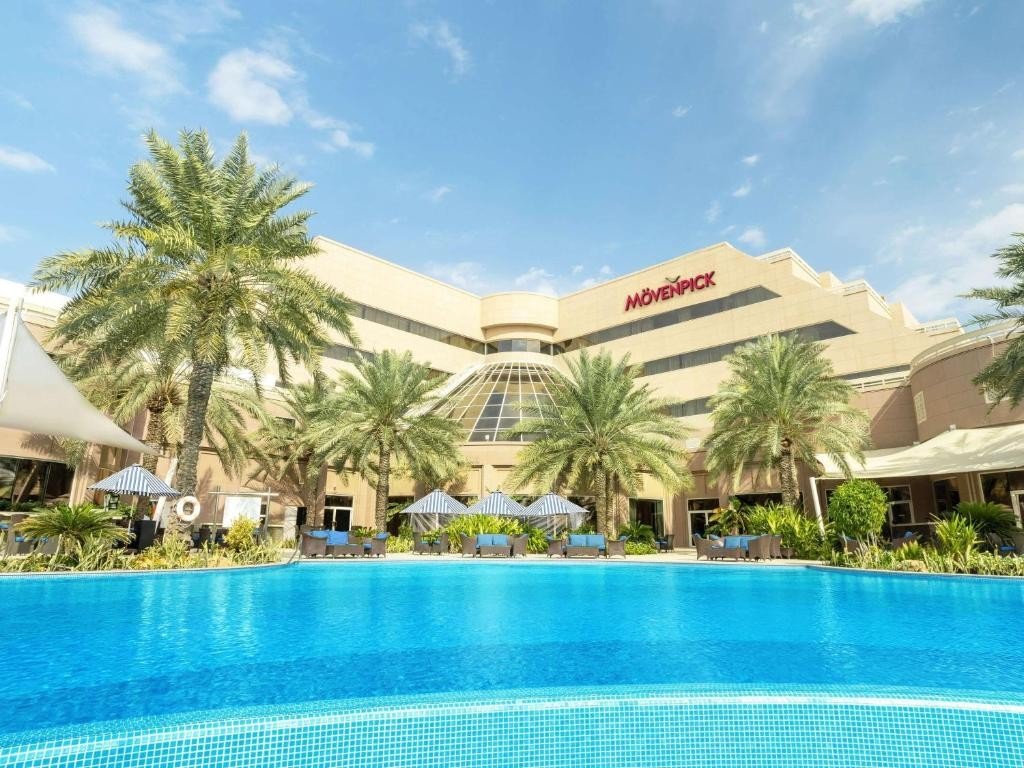 Movenpick Hotel si Formula 1 Grand Prix Ticket