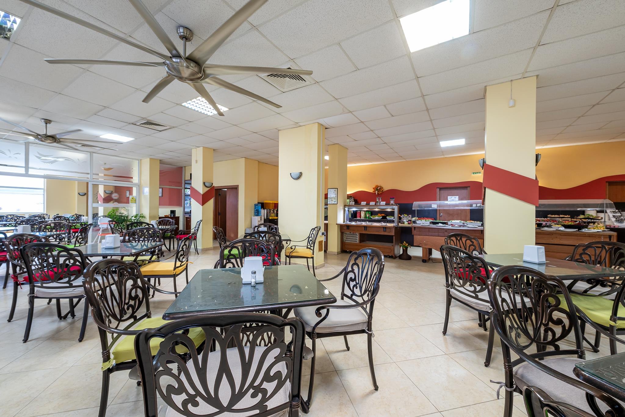 Flamingo Beach Hotel 10