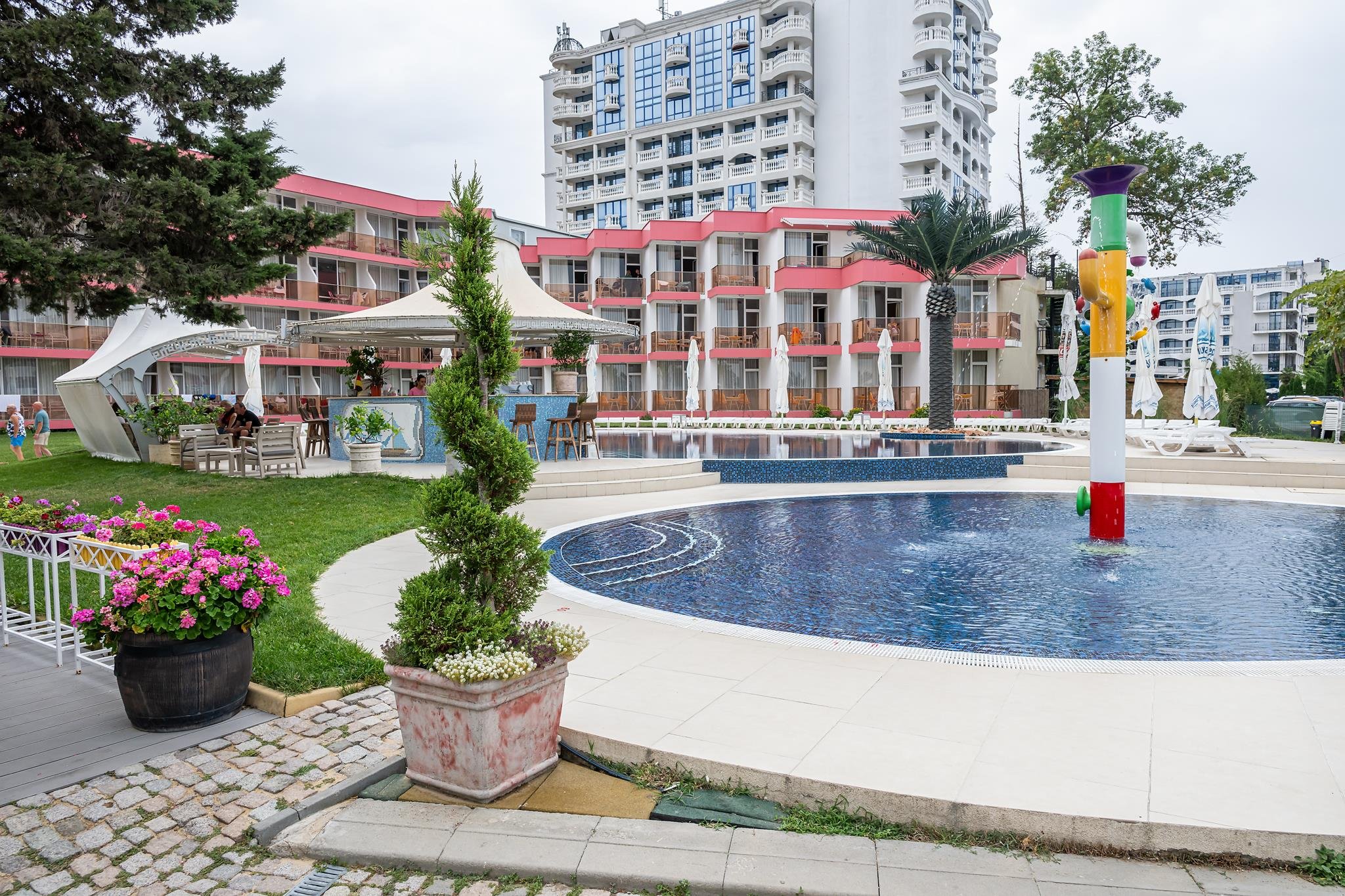 Flamingo Beach Hotel 2