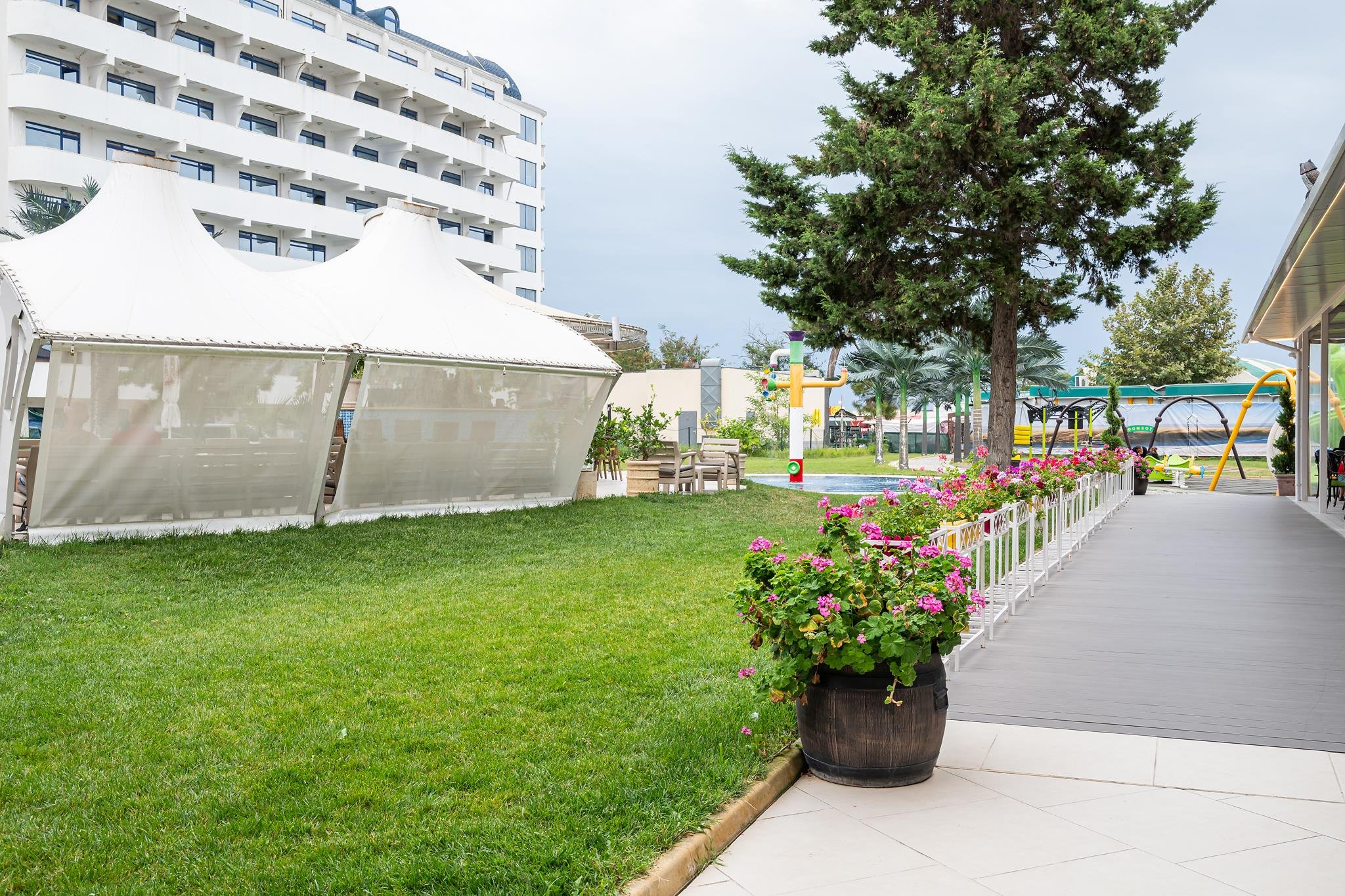 Flamingo Beach Hotel 18